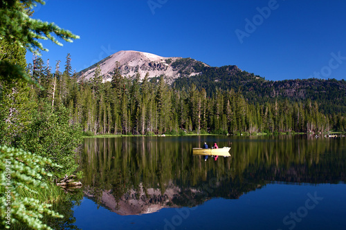 Fototapeta Naklejka Na Ścianę i Meble -  Alpine Lake