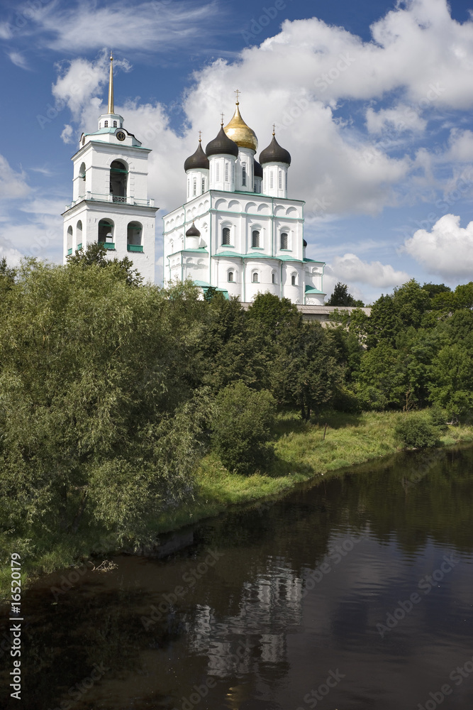 Fototapeta premium Trinity cathedral vertical
