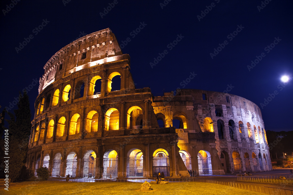 Naklejka premium Colosseum Coliseum Overview Moon Night Rome Italy
