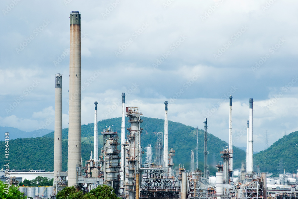 Fototapeta premium Oil Refinery