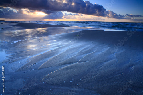 Spiegelungen im nassen Sand, Weststrand Darß © c_images