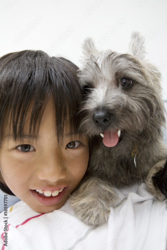 父親の背中に乗る男の子と犬 Stock 写真 Adobe Stock
