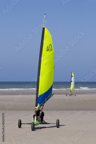 Char à voile sur la plage de Berck-sur-mer (Côte d'Opale)