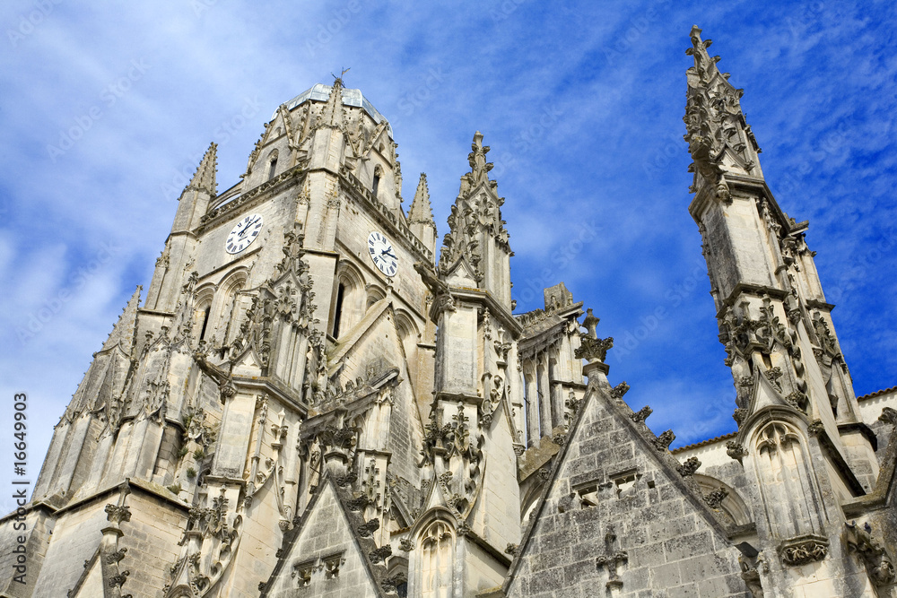 Fototapeta premium france; charente maritime; saintes : cathédrâle saint pierre