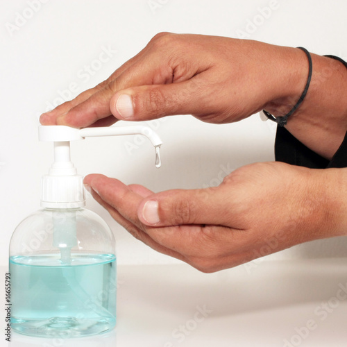 Désinfection des mains photo