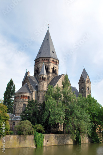 Le Temple Neuf de Metz sur la Mozelle © Yvann K