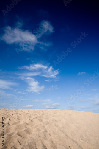 sand with blue sky © Csák István