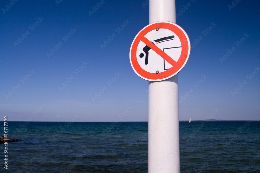 Warning - dont jump into the sea