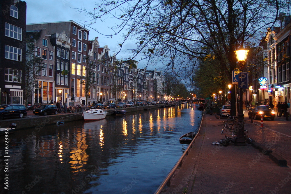 amsterdam canal at dusk