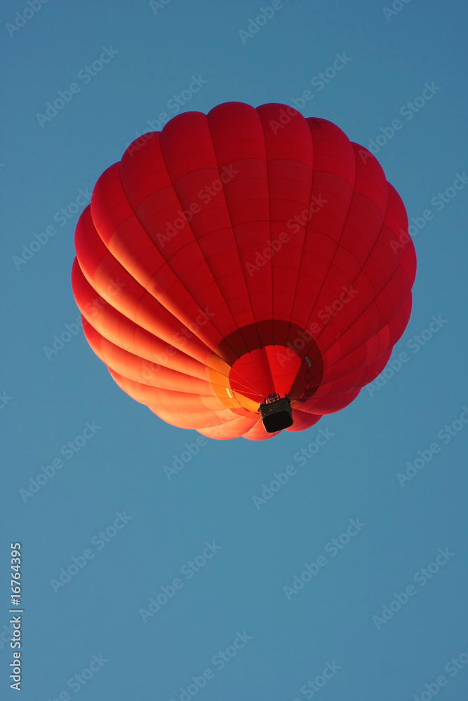 Fototapeta premium Red hot air balloon