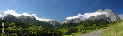 Pirineos photo