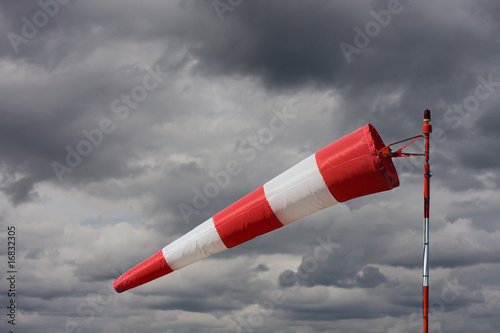 Quadro su tela tempête vent fort rafale météo manche air brise direction décoll