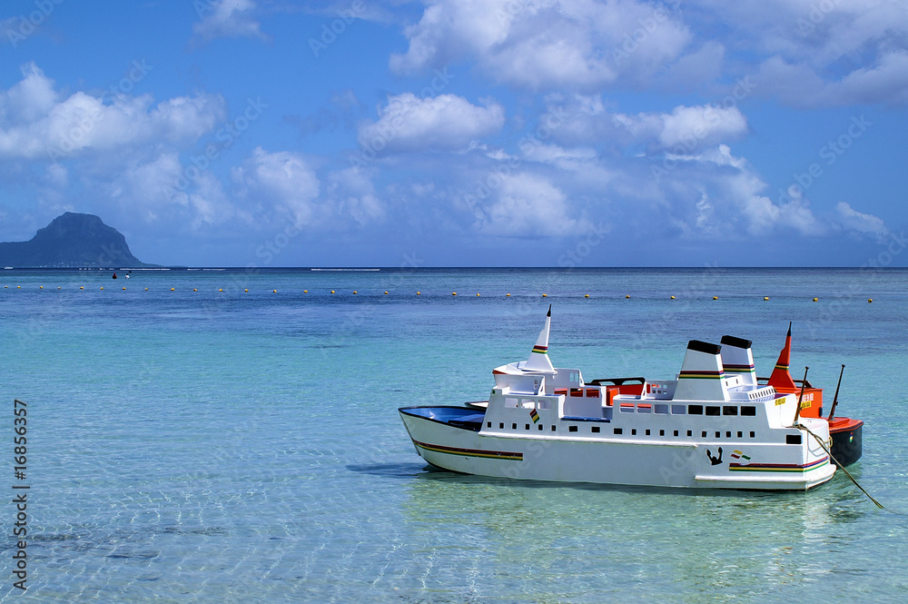 Miniaturschiffe an der Westküste von Mauritius