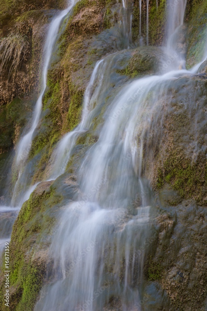 Detalle de cascada en el nacimiento del rio Cuervo Detalle de cascada en el nacimiento del rio Cuervo