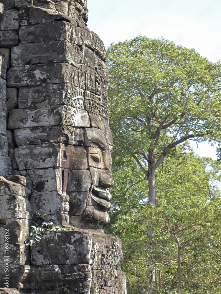 Figure de pierre site Bayon aux temples d'Angkor