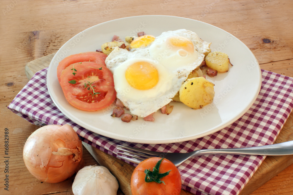 fried egg with organic potato and bacon fried egg with organic potato and bacon