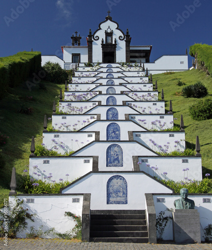 Aufgang zur Kirche Ermida da Nossa Senhora da Paz, Azoren photo