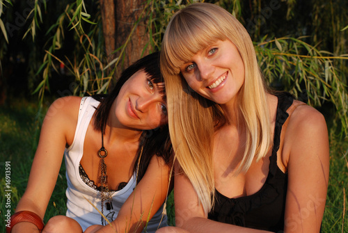 Obraz na płótnie Sisters w salonie