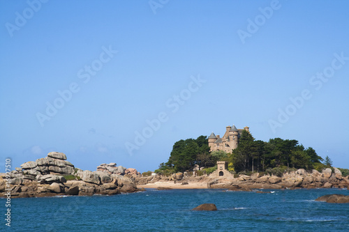château sur la mer, bretagne
