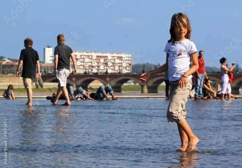 promenade sur l'eau Place de la Bourse photo