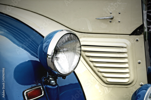 Oldtimer headlight © Pixelfeger