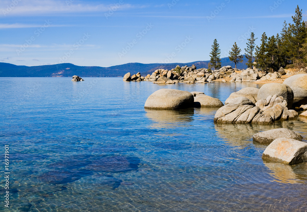 Fototapeta premium Lake Tahoe in Summer