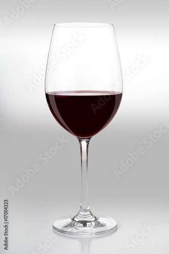 rotwein im glas
