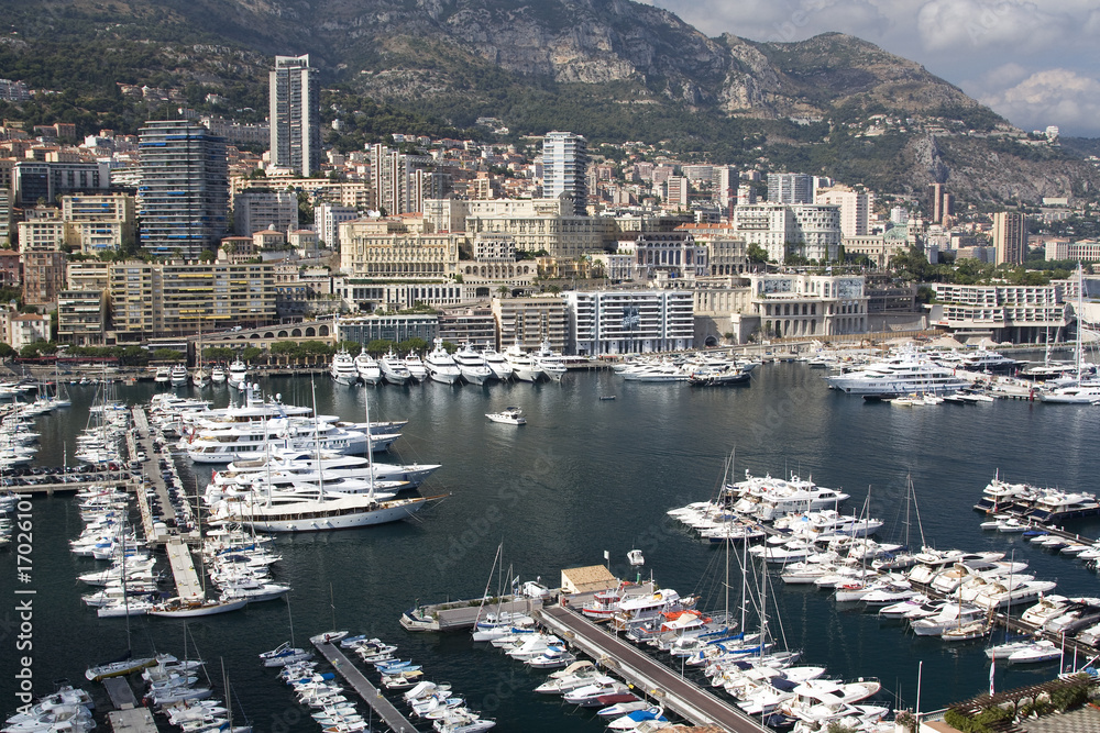 Obraz premium Yachten im Hafen Port Hercule von Monaco
