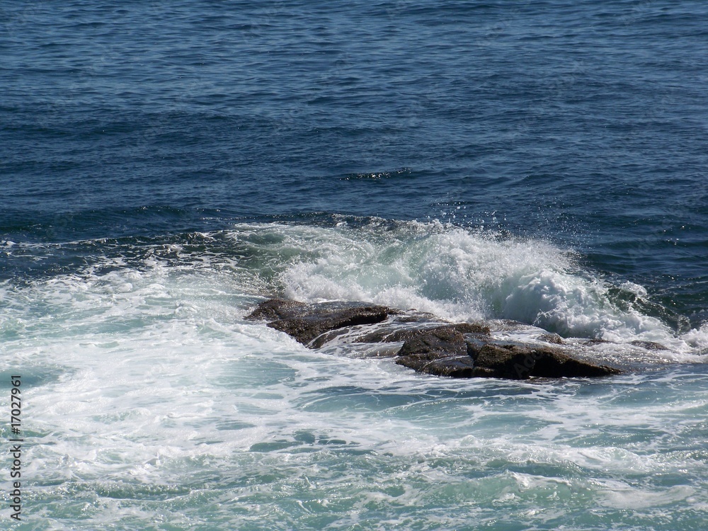 Fototapeta premium Rocks and waves off Maine Coast