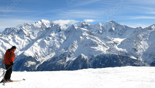 skier dans les alpes