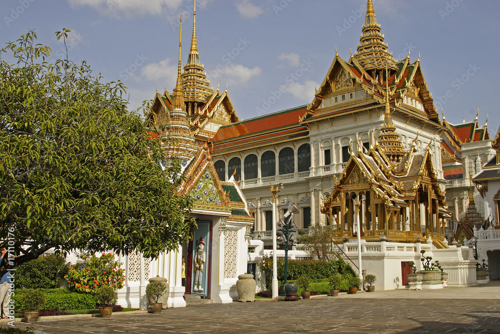 Naklejka premium Wat Phra Kaew Royal Palace, in Bangkok, Thailand