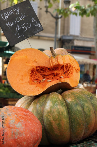 Courge muscade au marché photo