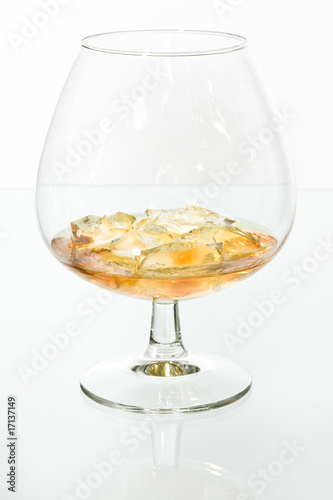 Cognac Glas mit Eis photo