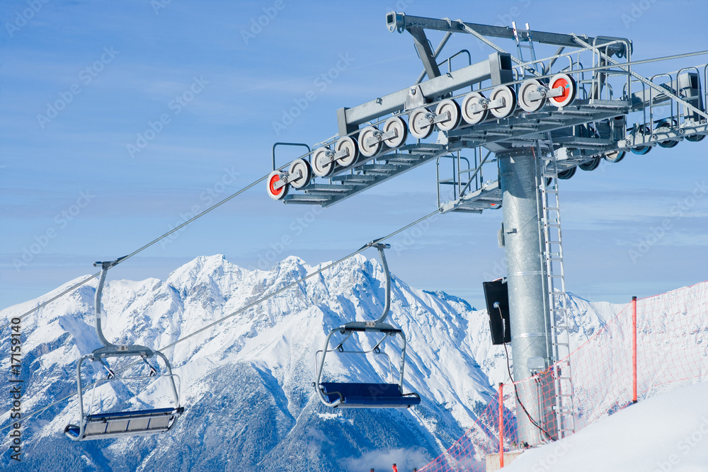 Naklejka premium empty lift