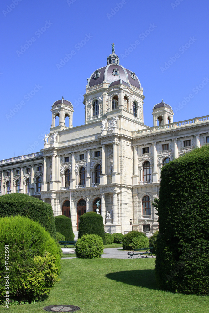 Historisches Gebäude am Theresien-Platz in Wien