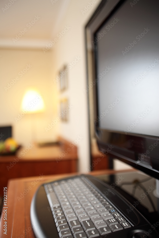 Computertastatur und Bildschirm Computertastatur und Bildschirm