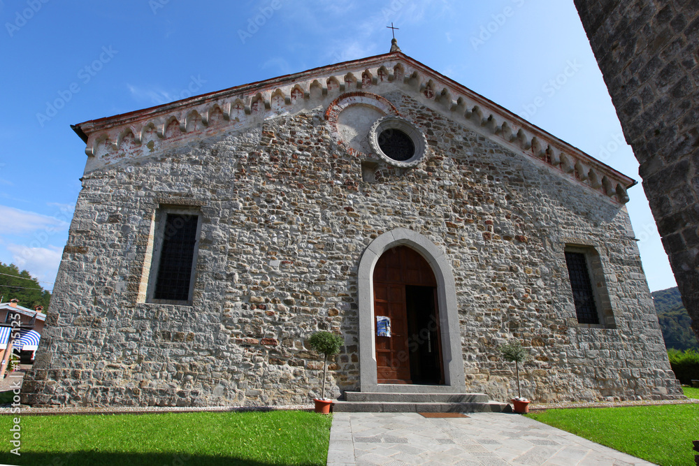 Fototapeta premium Pieve dei Santi Gervasio e Protasio, San Gervasio, Nimis (14)