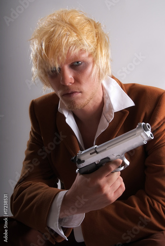 florian mit waffe 1