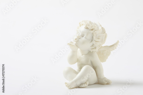 天使の石膏像 © Paylessimages