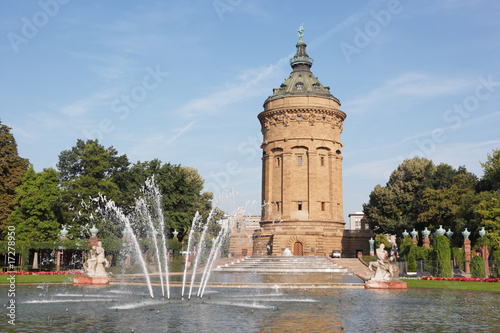 Obraz na płótnie Wasserturm und Springbrunnen, Mannheim