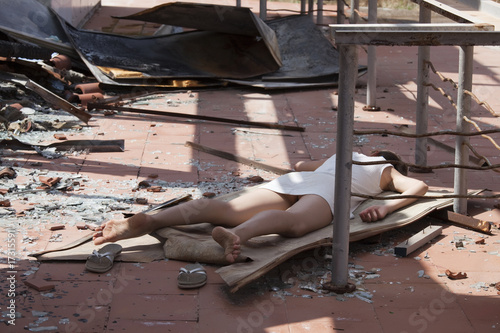 dead woman after explosion photo