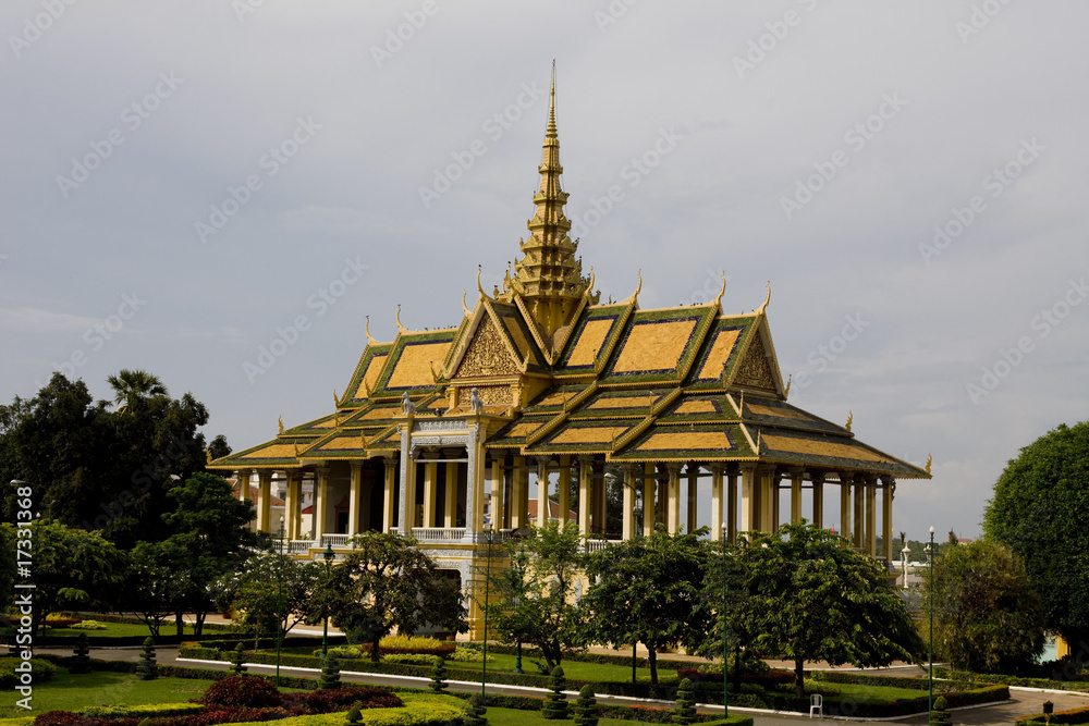 Naklejka premium temple in the royal palace phnom penh cambodia