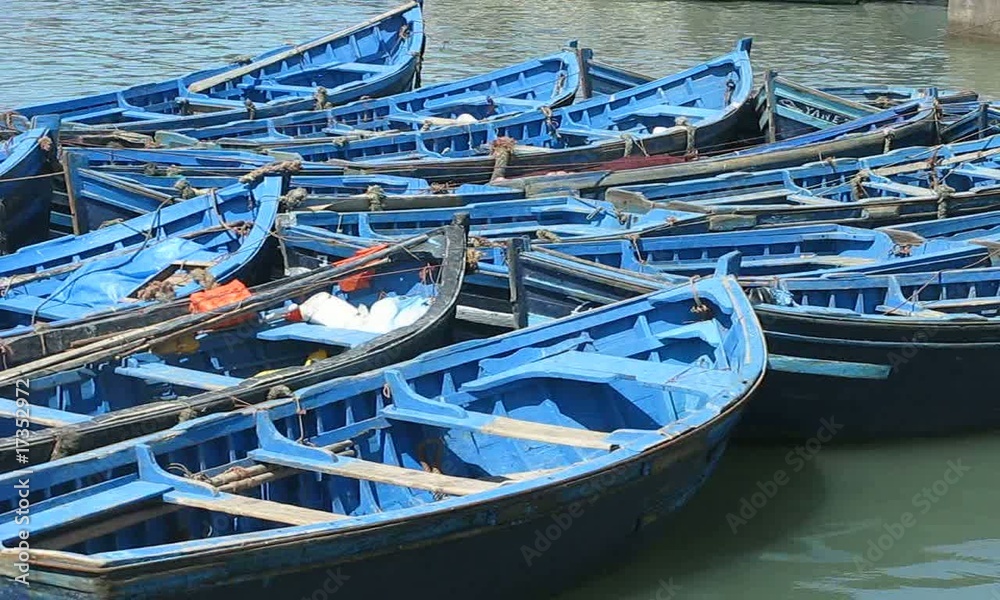 BARCAS AZULES EN ESSAOUIRA (costa atlántica de Marruecos) BARCAS AZULES EN ESSAOUIRA (costa atlántica de Marruecos)
