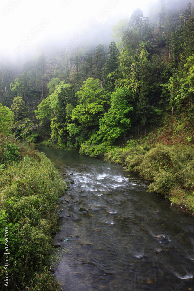 山と川 山と川