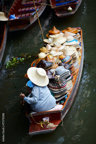 Floating Market © BlueOrange Studio