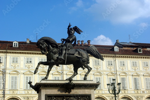 Turin, Italie,  Statue d'Emmanuel Philibert photo