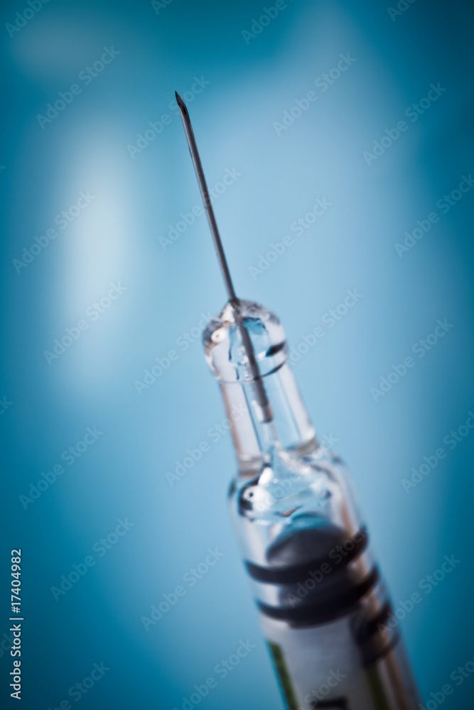 piqûre seringue vaccin antidote grippe vacciner piquer symptôme Stock Photo  | Adobe Stock