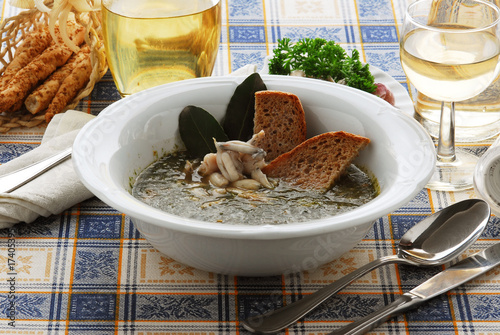 Zuppa di rane e spinaci - Primi della lombardia photo