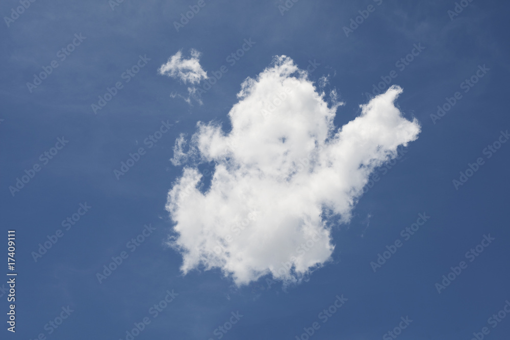 weisse Wolken vor blauem Himmel weisse Wolken vor blauem Himmel