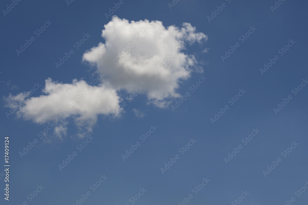 weisse Wolken vor blauem Himmel weisse Wolken vor blauem Himmel